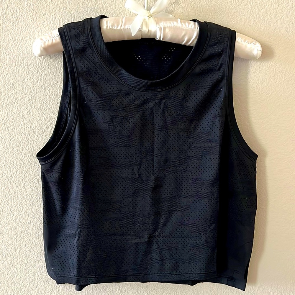 Lululemon Train to Be Tank in Black Camo Size 6